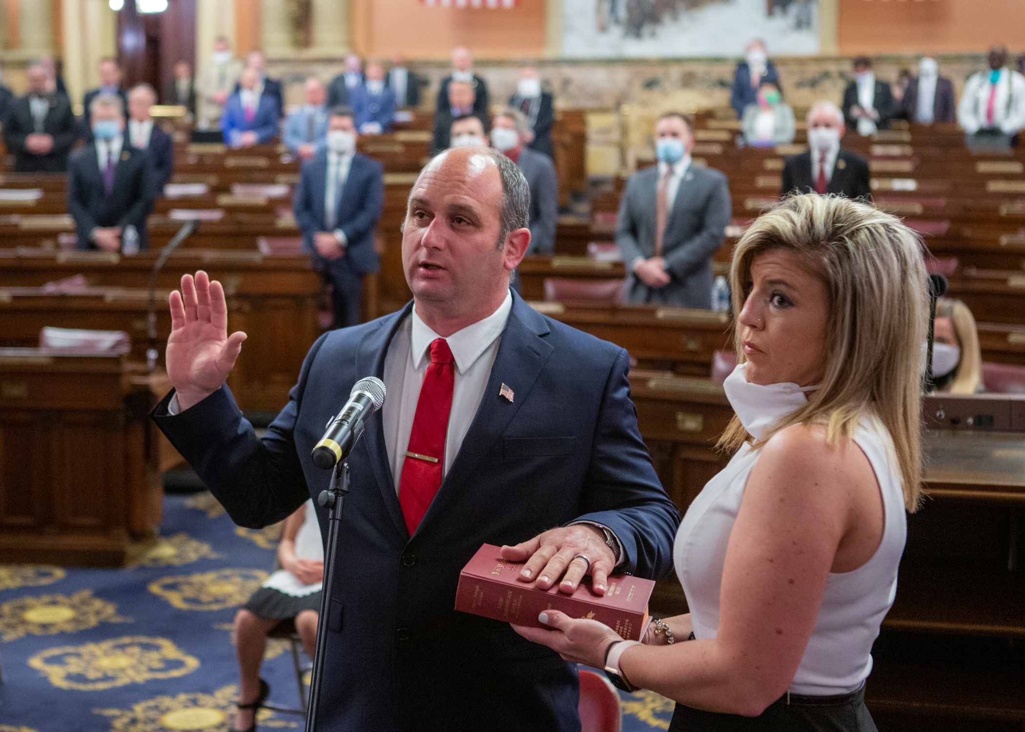 Davanzo Takes Oath of Office to Begin Serving as State Representative 