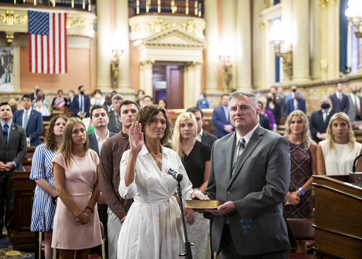 Ready to Lead: Rossi Takes Oath to Serve and Represent the People of the 59th Legislative District 