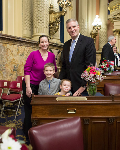 Stephens Sworn in to the House for 2019-20 Term 